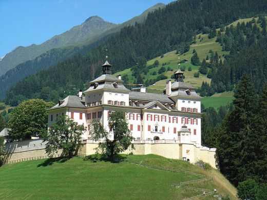 Das Barockschloss Wolfsthurn in Ratschings (Südtirol)