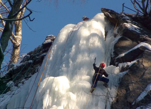 Eisklettern, Skilanglauf und Schneeschuhwandern in Sand in Taufers