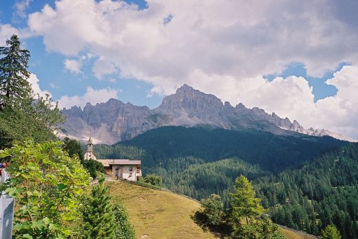 Obereggen mit Sehenswürdigkeit: Zischgen-Kirchlein